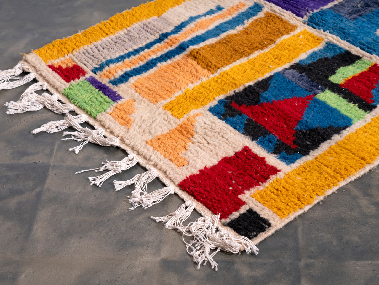 3x5 ft Handmade Rug Amazigh Azilal ⴰⵢⵢⵓⵔ. FREE SHIPPING