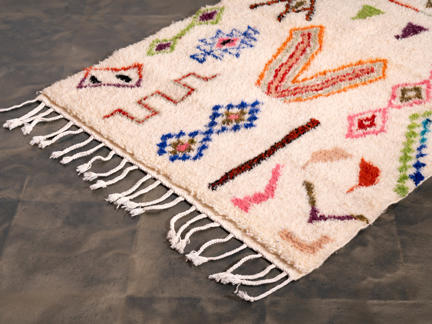 3x5 ft Handmade Rug Amazigh Azilal ⴰⵢⵢⵓⵔ. FREE SHIPPING