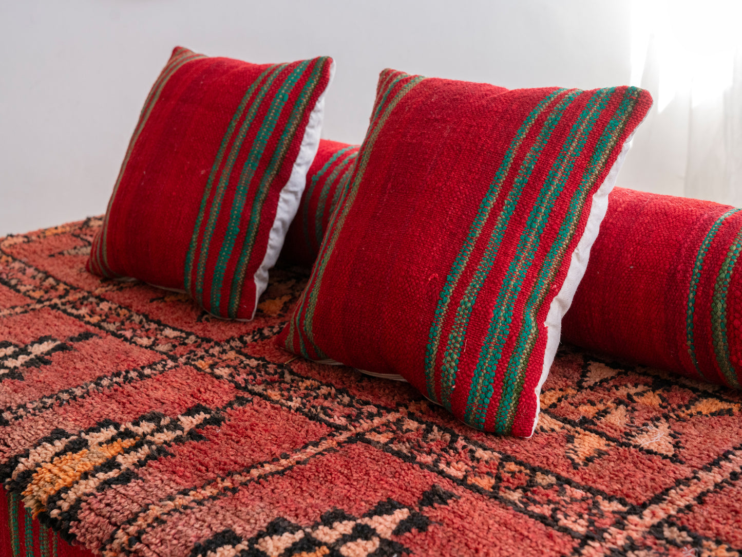 5ft Handmade Amazigh Sofa Marrakech ⵜⴰⴼⵍⴻⵙⵜ. FREE SHIPPING