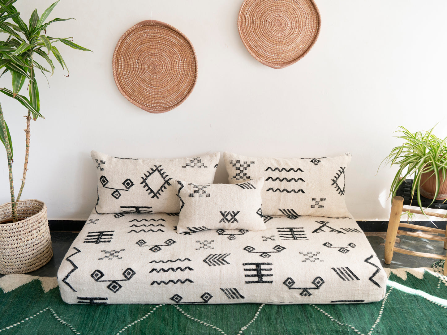 Amazigh floor Sofa Illy. FREE SHIPPING