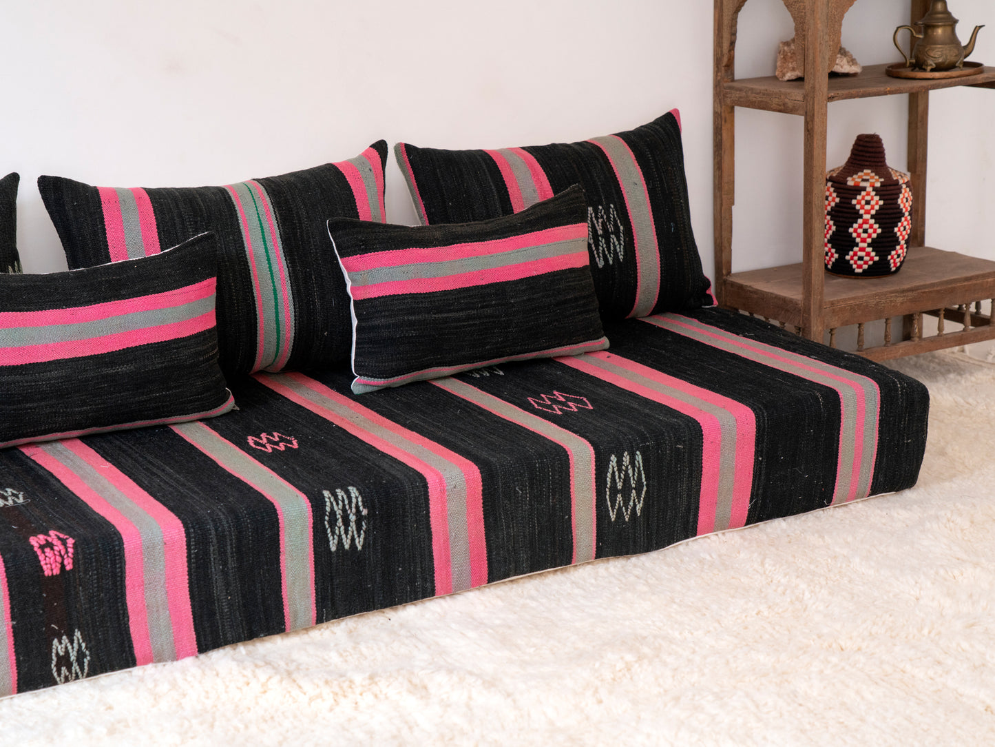 180cm/6ft Handmade Amazigh Sofa Tiznit ⴰⵓⵔⵉⵏⵊ