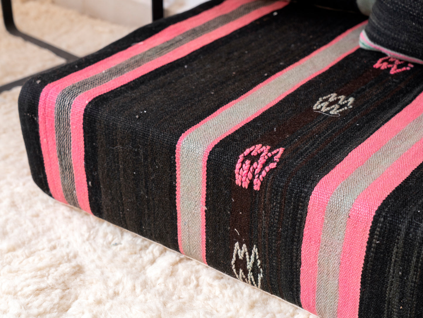 180cm/6ft Handmade Amazigh Sofa Tiznit ⴰⵓⵔⵉⵏⵊ