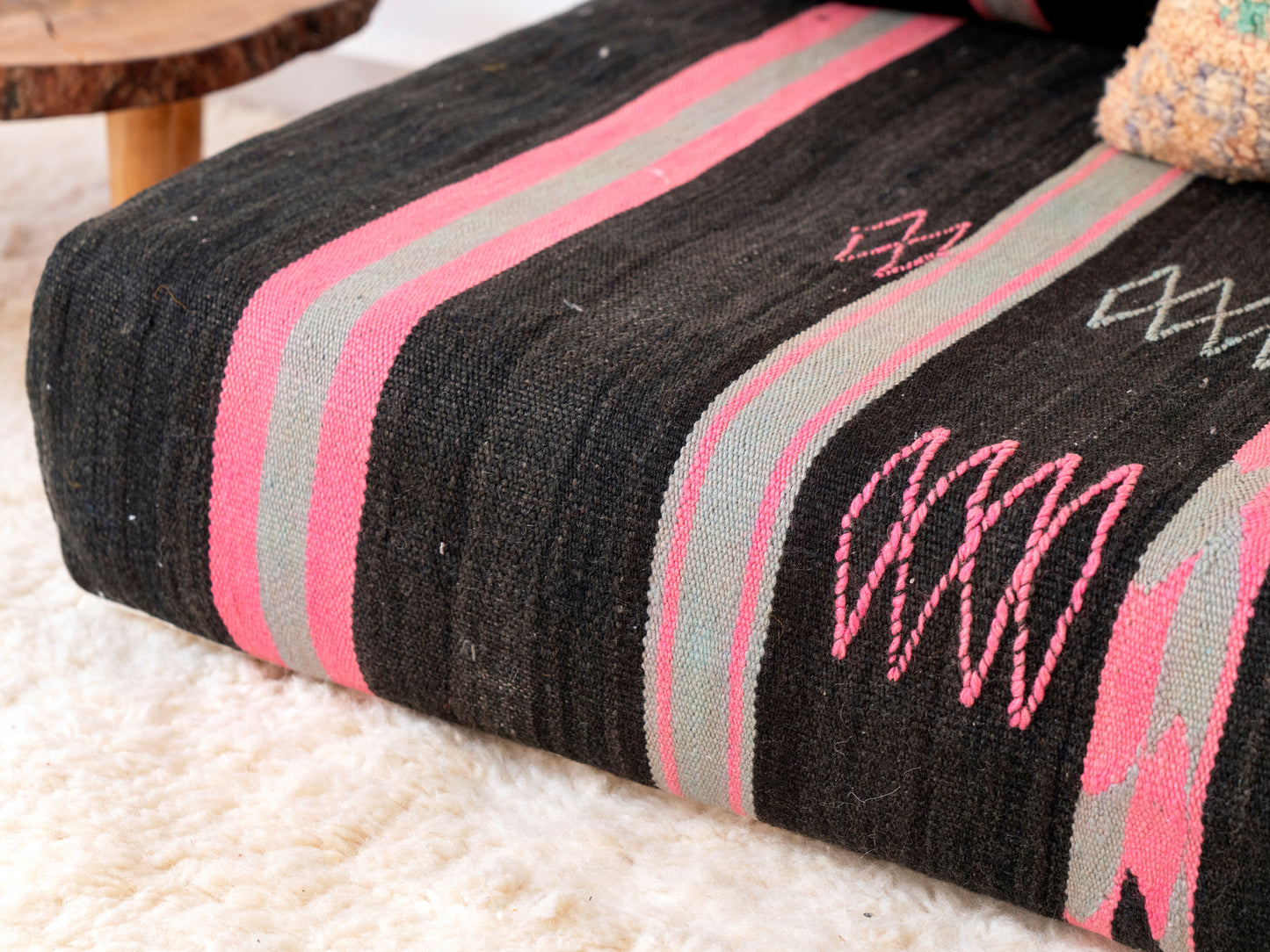 120cm/4ft Handmade Amazigh Laayoun Sofa ⵜⴰⴼⵍⴻⵙⵜ