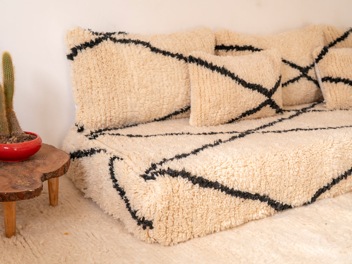 210cm/7ft Handmade Amazigh Sofa Moussa ⵜⴰⴼⵍⴻⵙⵜ