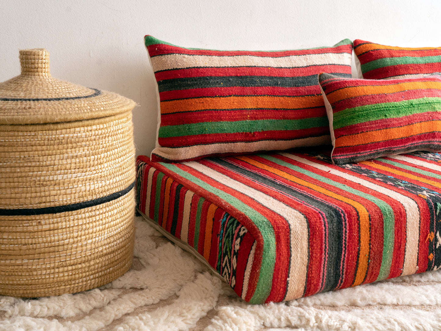 4ft Handmade Amazigh Sofa Fes ⵜⴰⴼⵍⴻⵙⵜ. FREE SHIPPING