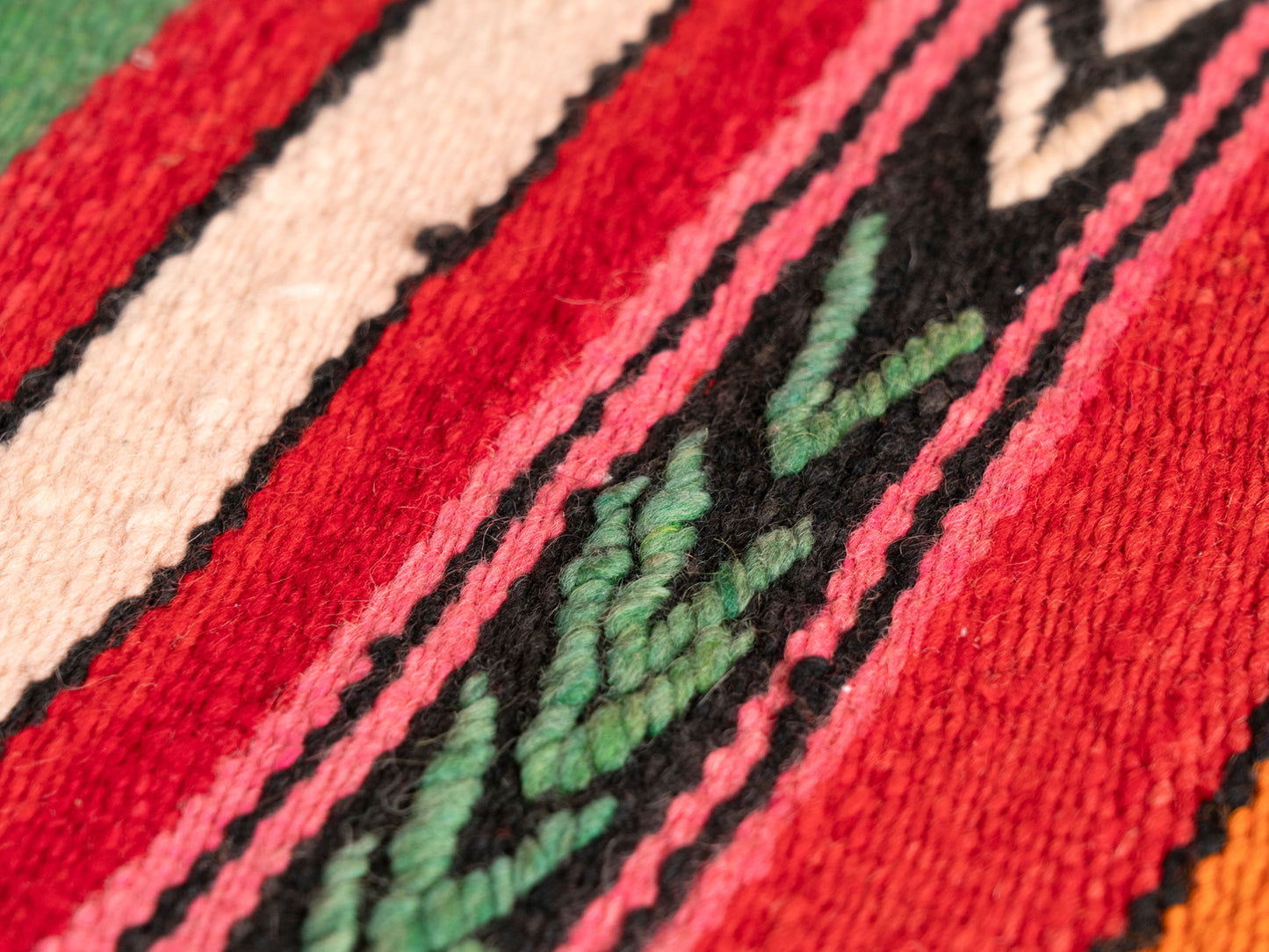4ft Handmade Amazigh Sofa Fes ⵜⴰⴼⵍⴻⵙⵜ. FREE SHIPPING