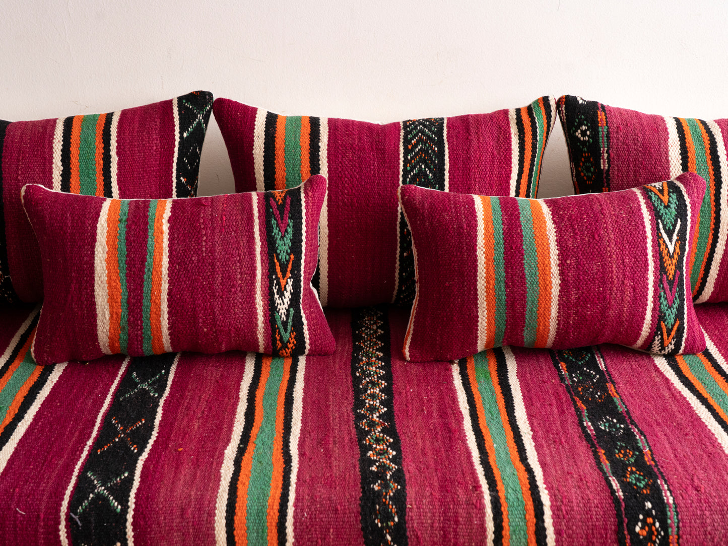 6ft Handmade Amazigh Vintage Sofa Imouzer ⴰⵓⵔⵉⵏⵊ. FREE SHIPPING