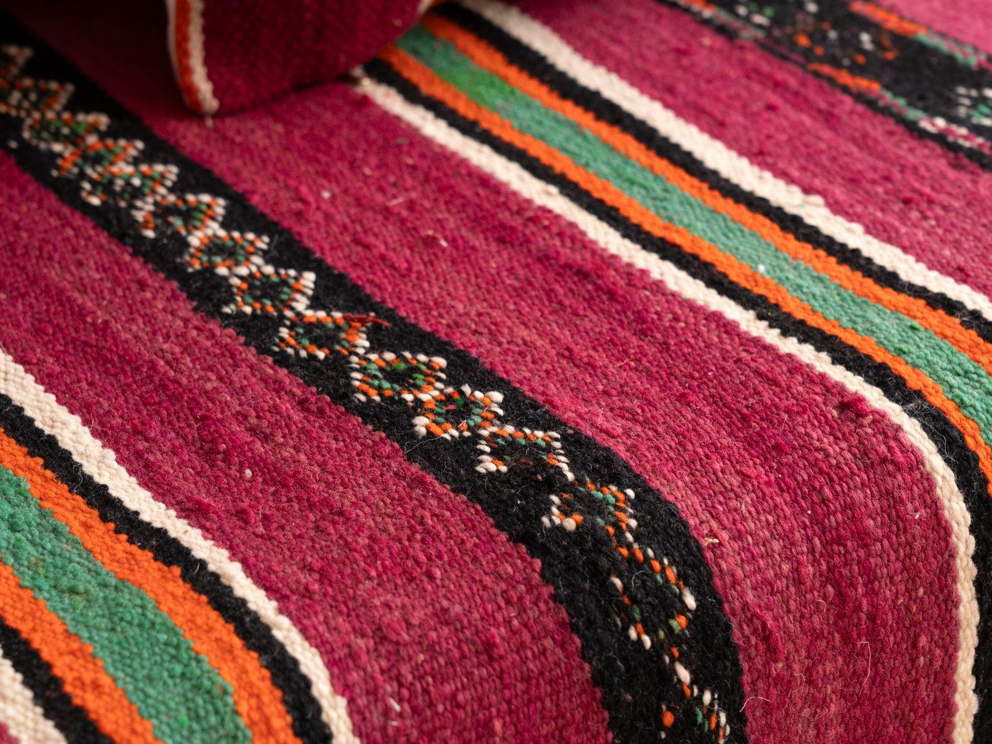 6ft Handmade Amazigh Vintage Sofa Imouzer ⴰⵓⵔⵉⵏⵊ. FREE SHIPPING