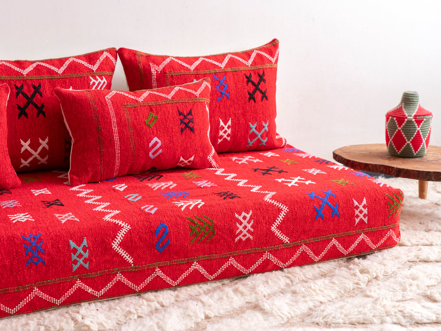 6ft Handmade Amazigh Sofa Illy ⴰⵓⵔⵉⵏⵊ. FREE SHIPPING