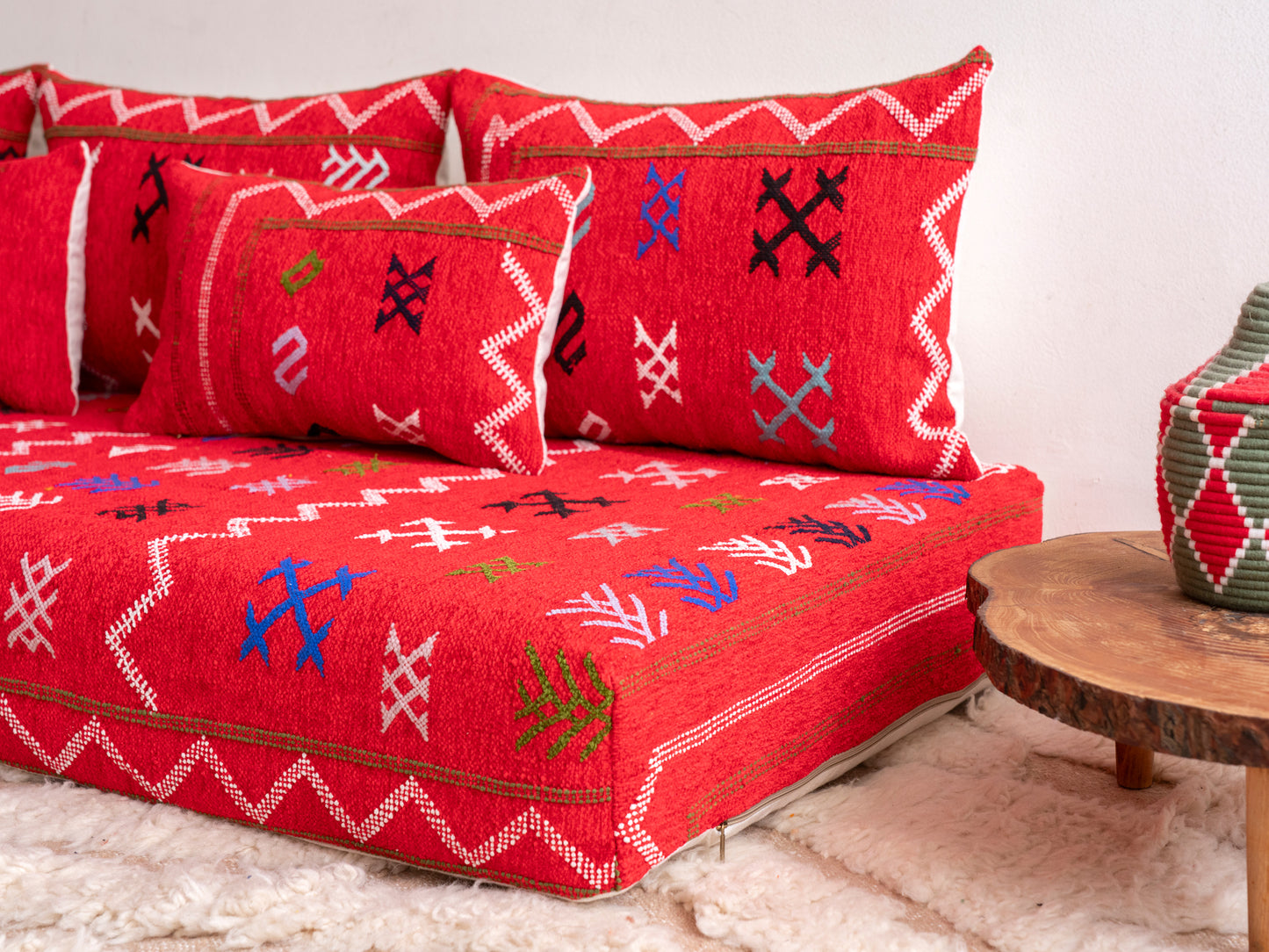 6ft Handmade Amazigh Sofa Illy ⴰⵓⵔⵉⵏⵊ. FREE SHIPPING