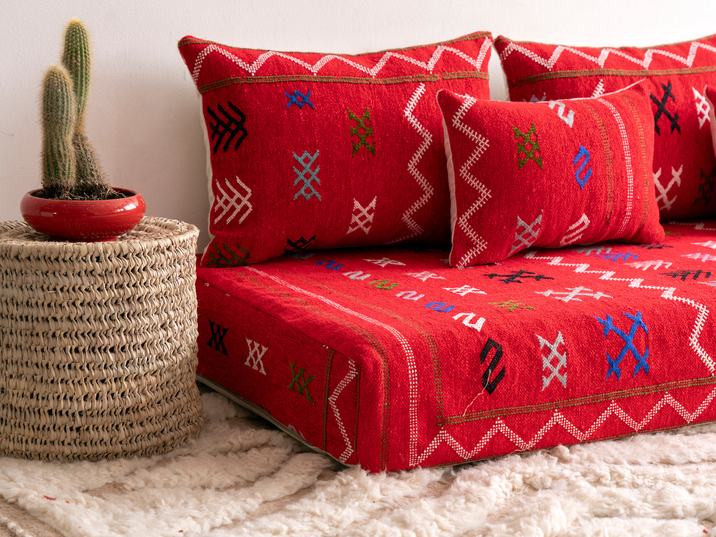6ft Handmade Amazigh Sofa Illy ⴰⵓⵔⵉⵏⵊ. FREE SHIPPING