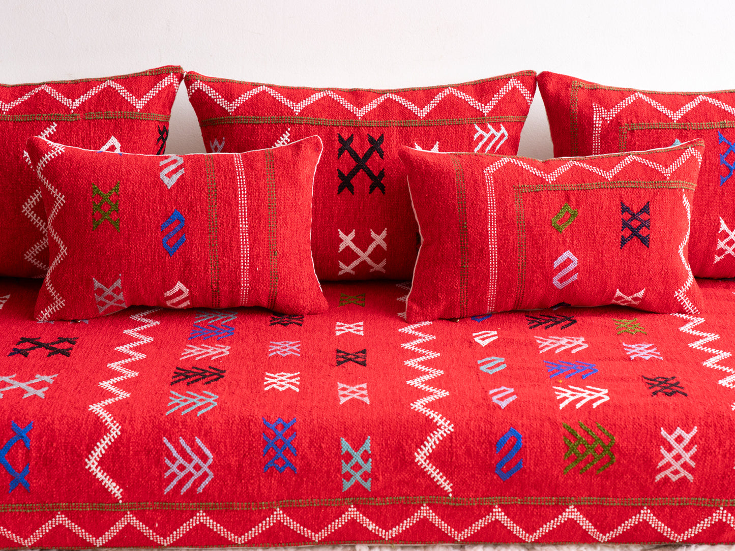 6ft Handmade Amazigh Sofa Illy ⴰⵓⵔⵉⵏⵊ. FREE SHIPPING