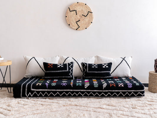 6ft Handmade Amazigh Vintage Sofa Miral ⴰⵓⵔⵉⵏⵊ. FREE SHIPPING