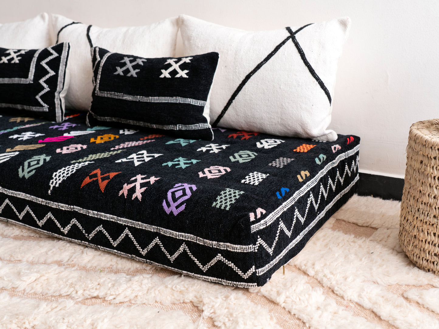 6ft Handmade Amazigh Vintage Sofa Miral ⴰⵓⵔⵉⵏⵊ. FREE SHIPPING