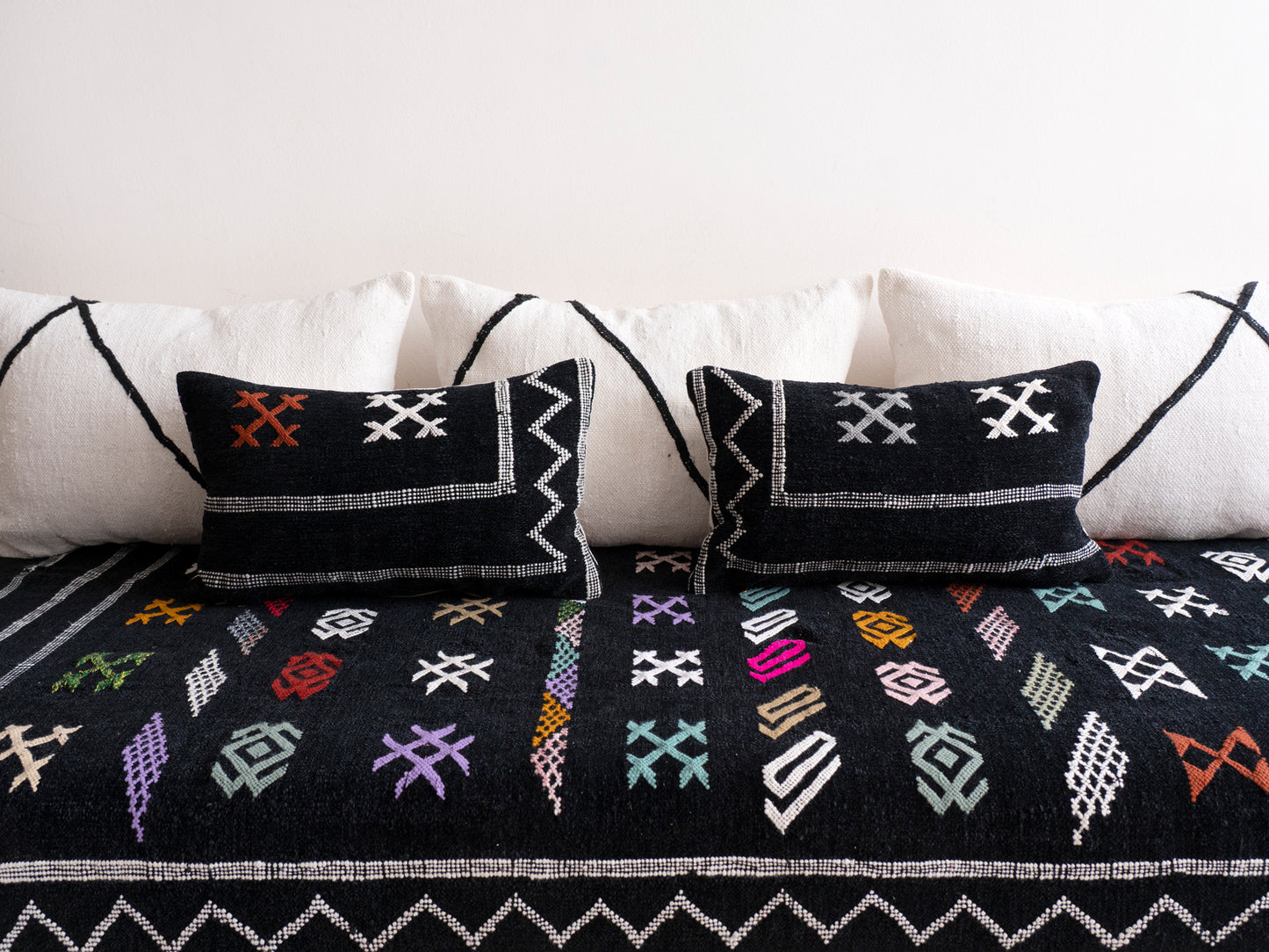 6ft Handmade Amazigh Vintage Sofa Miral ⴰⵓⵔⵉⵏⵊ. FREE SHIPPING