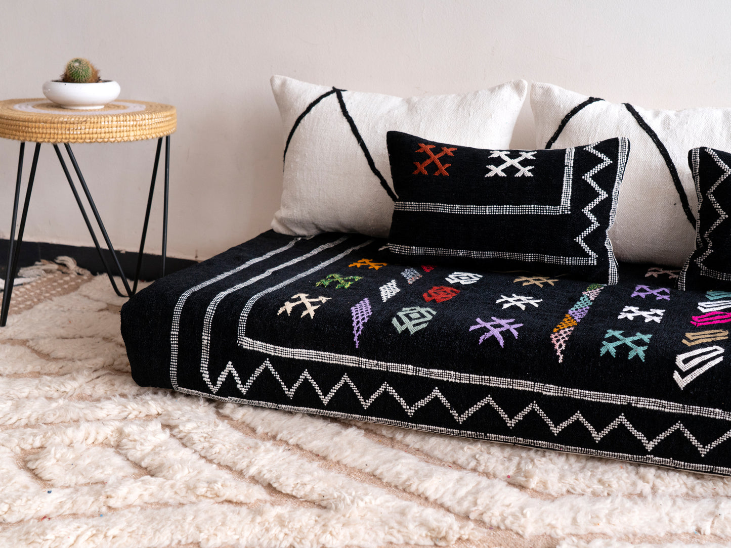 6ft Handmade Amazigh Vintage Sofa Miral ⴰⵓⵔⵉⵏⵊ. FREE SHIPPING