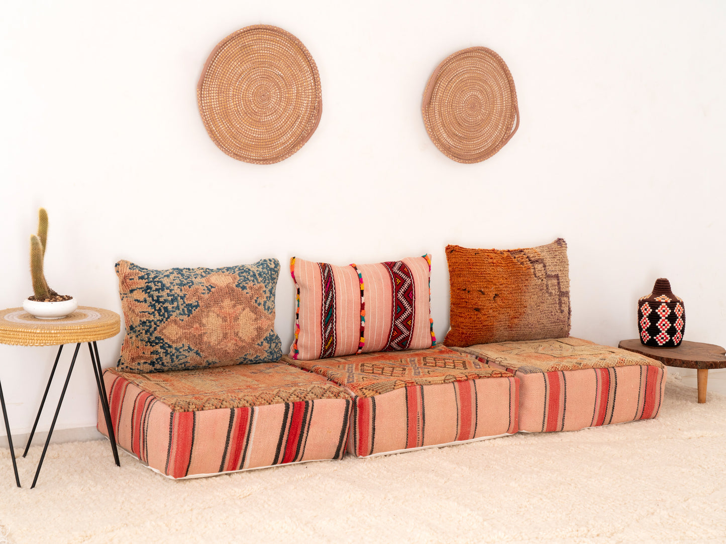 3 seats Handmade Amazigh Sofa Vintage ⴰⵏⵉⵔ.