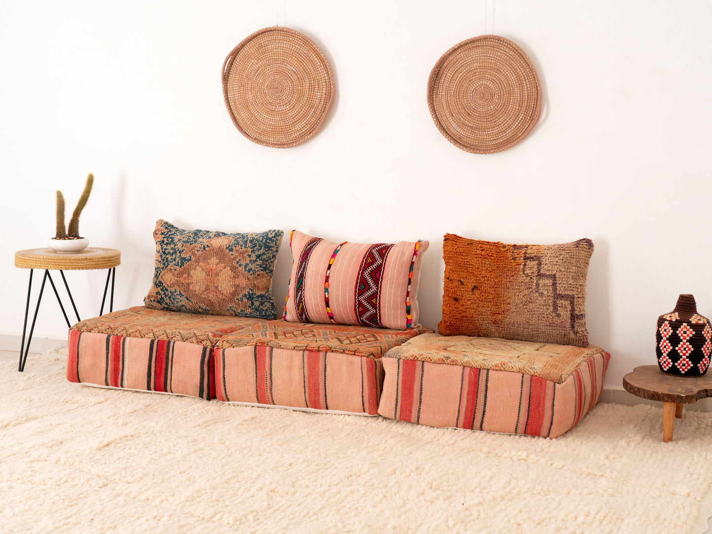 3 seats Handmade Amazigh Sofa Vintage ⴰⵏⵉⵔ.