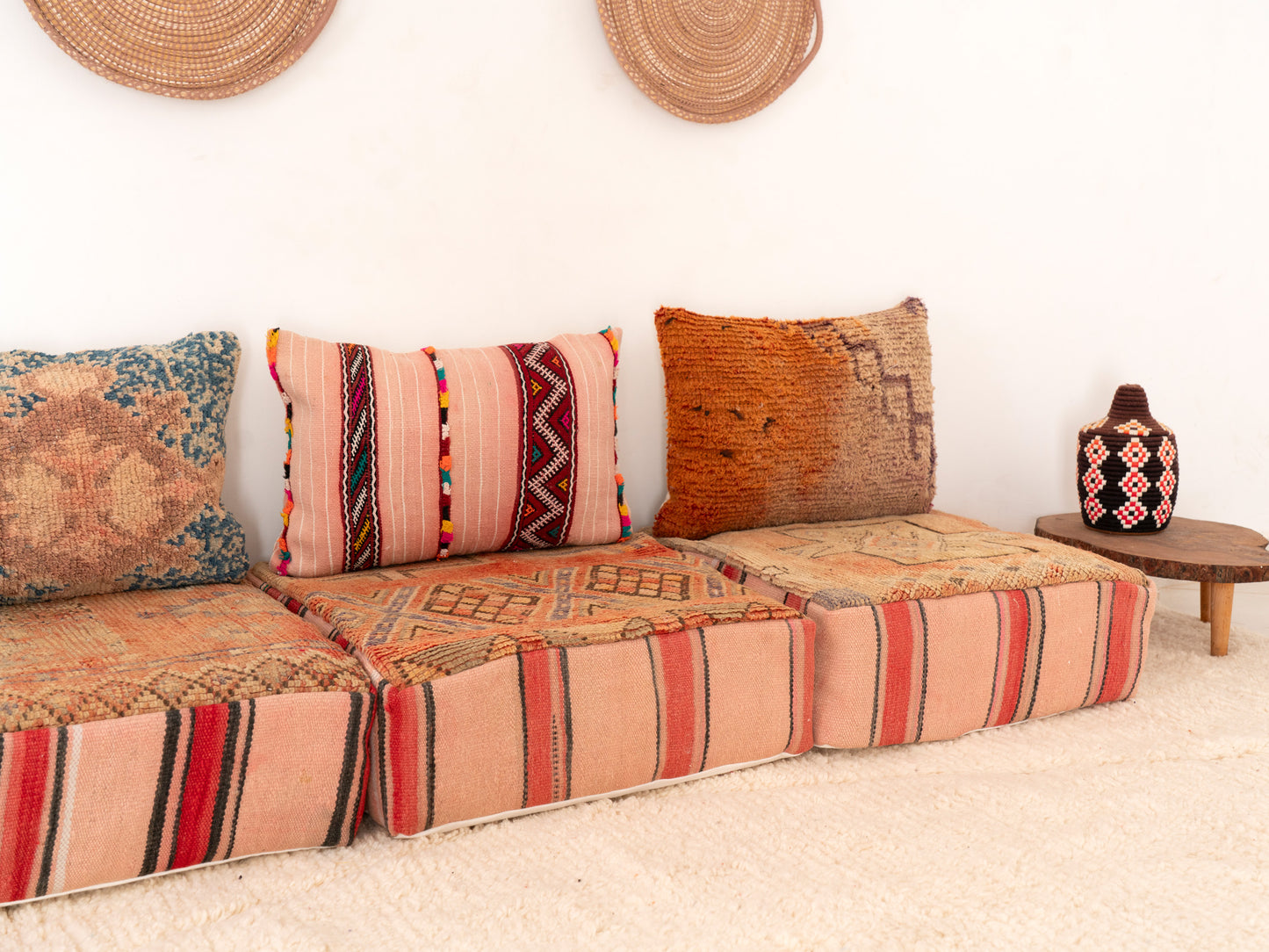 3 seats Handmade Amazigh Sofa Vintage ⴰⵏⵉⵔ.