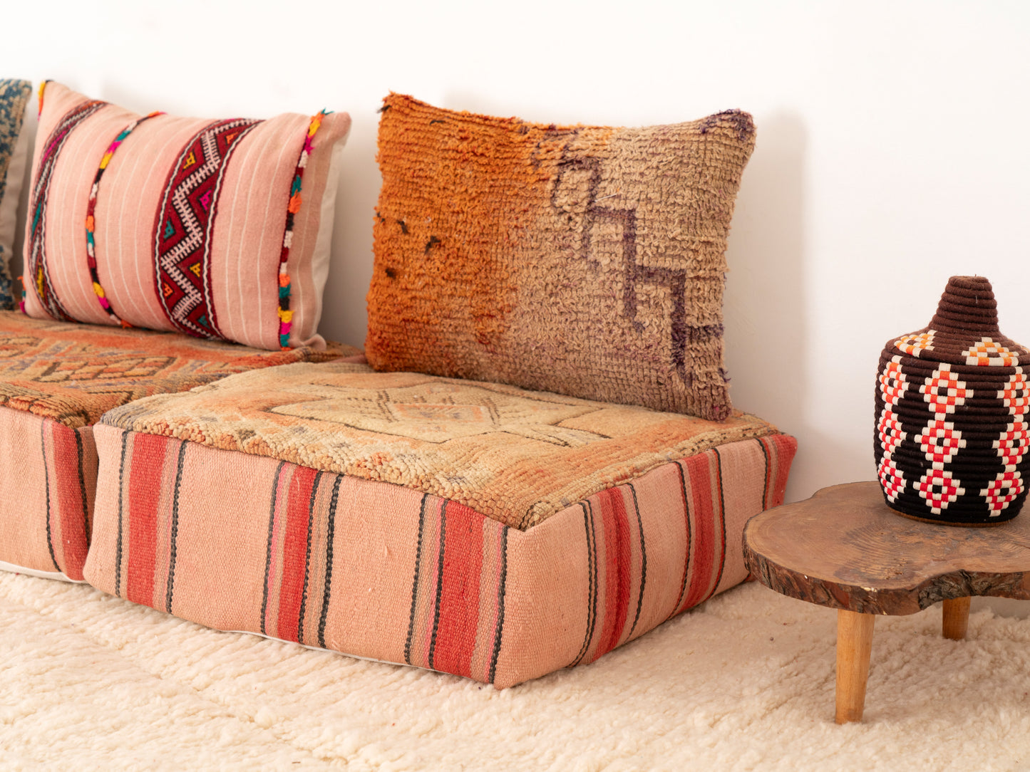 3 seats Handmade Amazigh Sofa Vintage ⴰⵏⵉⵔ.