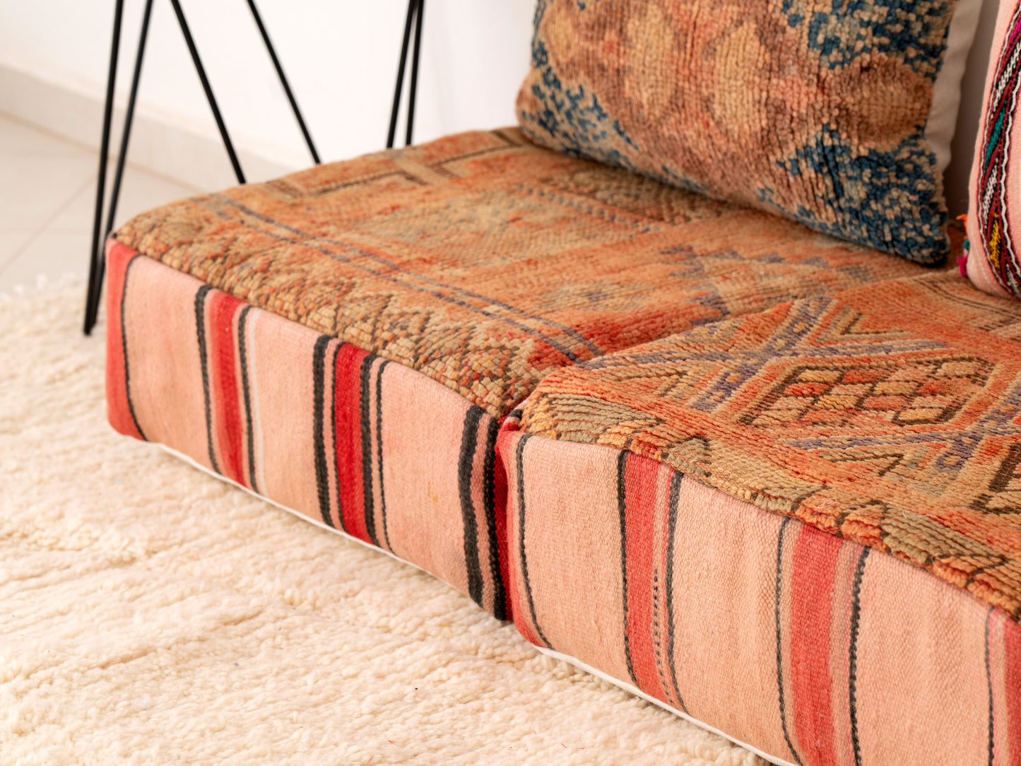 3 seats Handmade Amazigh Sofa Vintage ⴰⵏⵉⵔ.