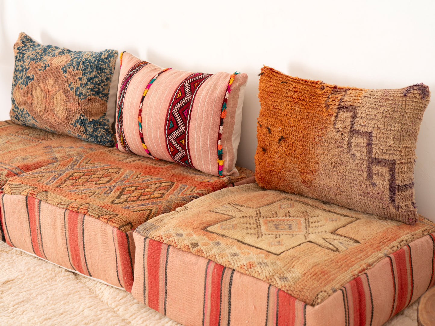 3 seats Handmade Amazigh Sofa Vintage ⴰⵏⵉⵔ.