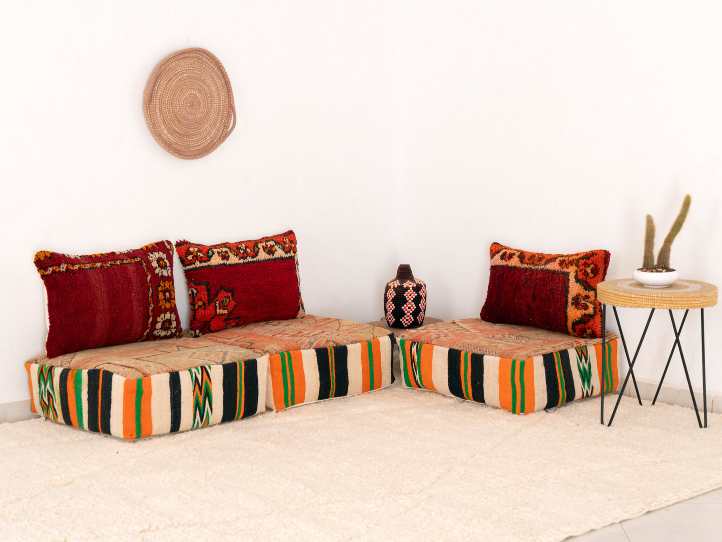 3 seats Handmade Amazigh Sofa Vintage ⴰⵏⵉⵔ.