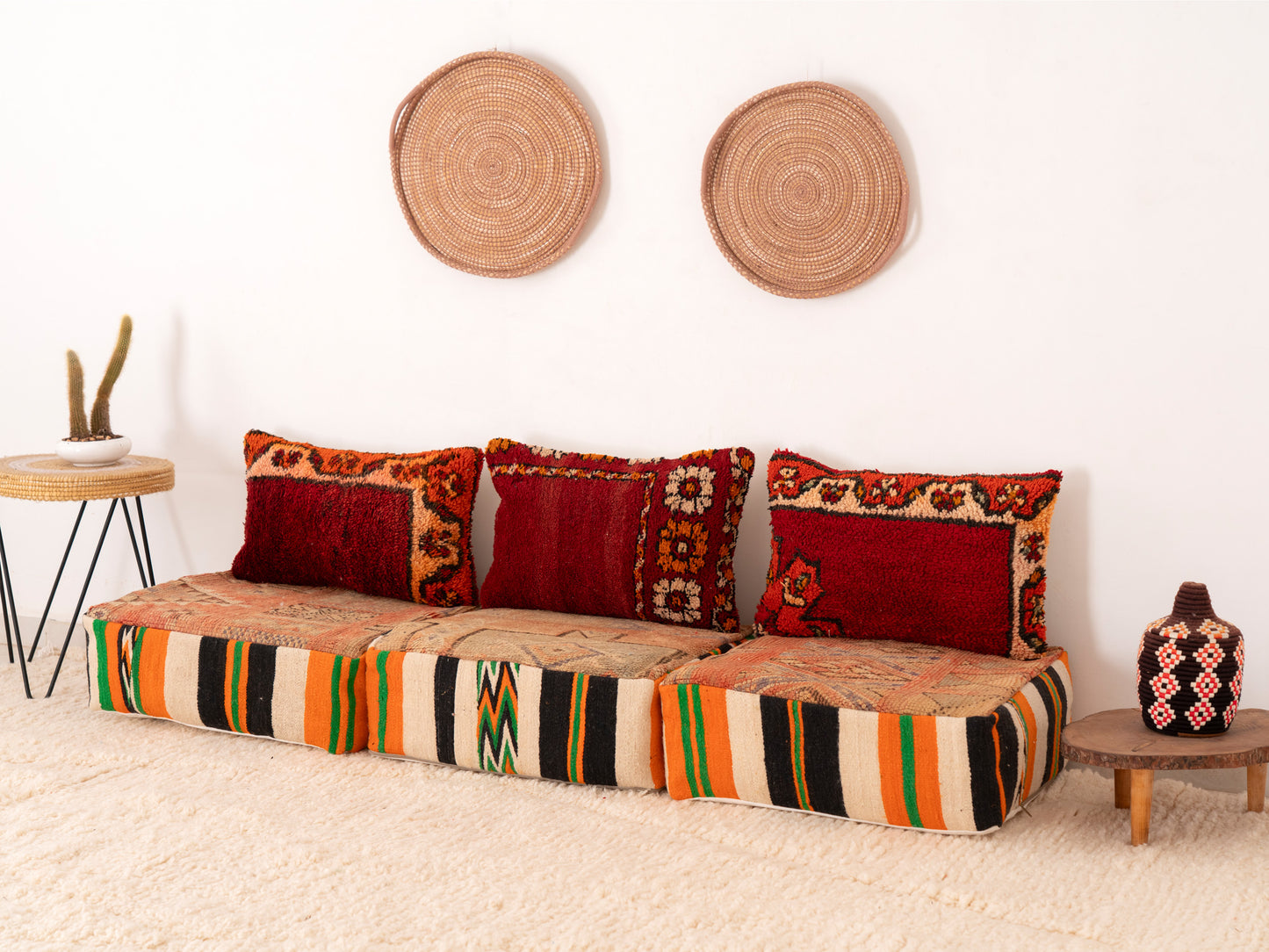 3 seats Handmade Amazigh Sofa Vintage ⴰⵏⵉⵔ.