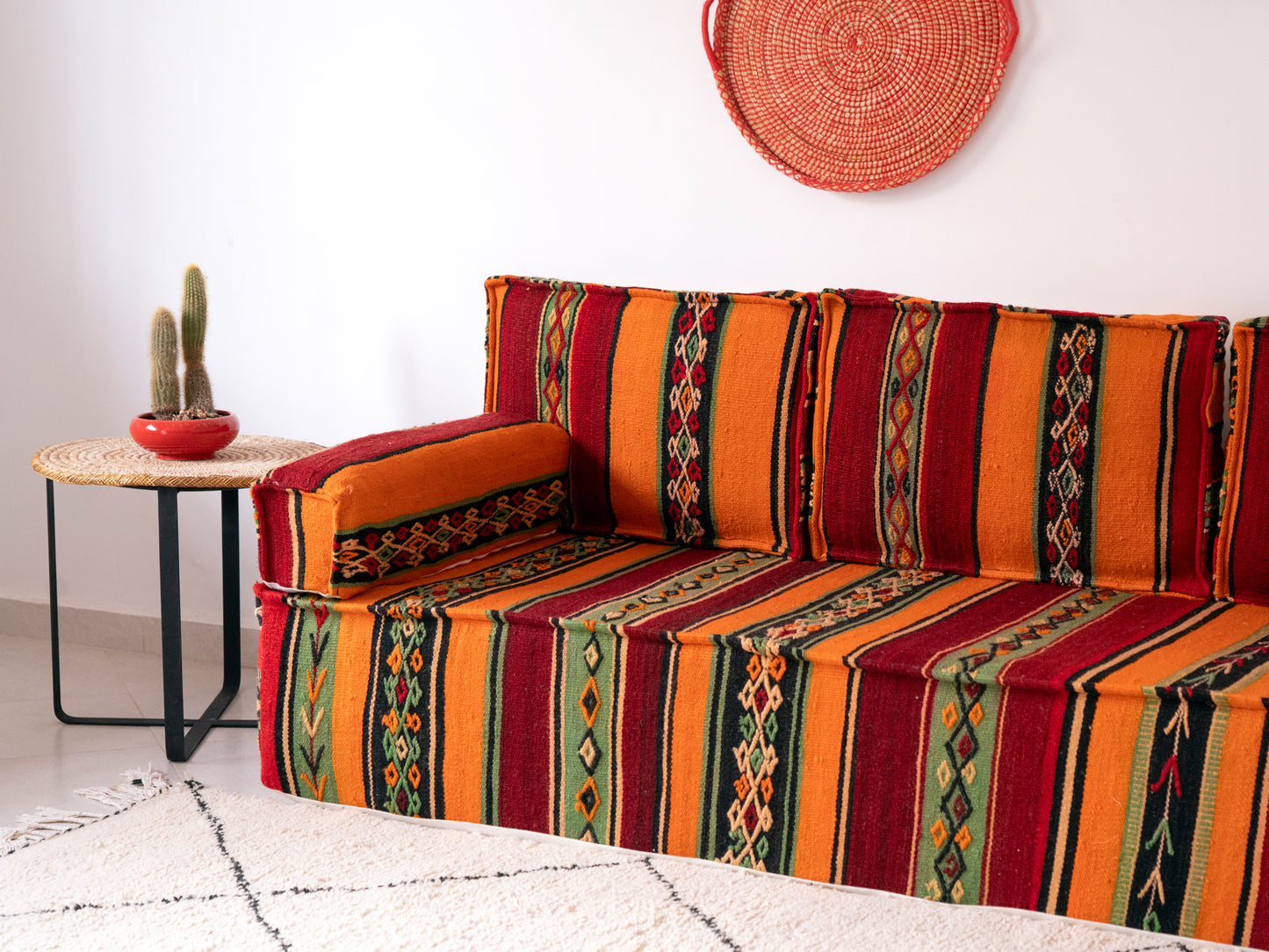 6ft Handmade Amazigh Sofa Kilim Nouh ⴰⵓⵔⵉⵏⵊ. FREE SHIPPING