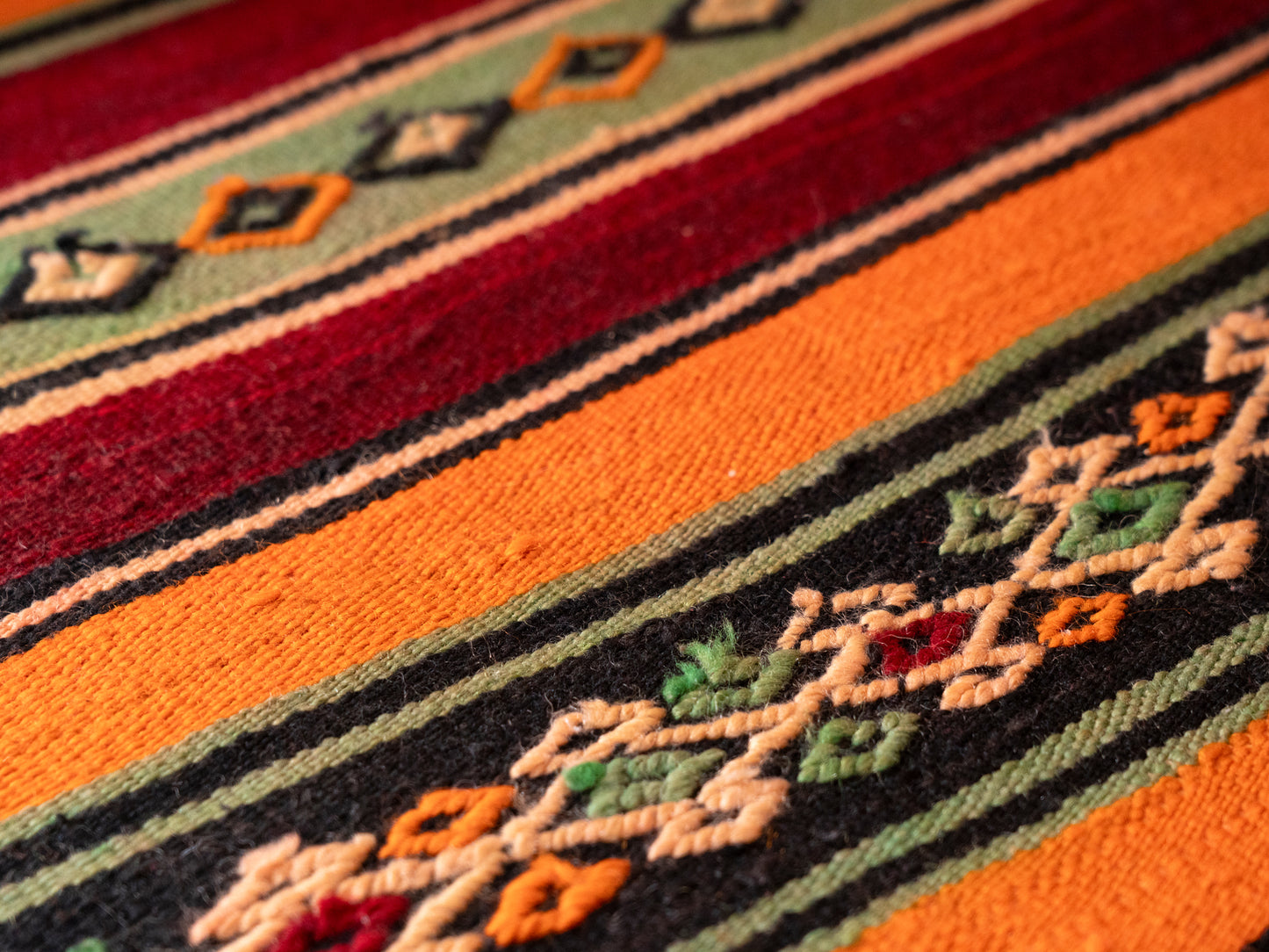 6ft Handmade Amazigh Sofa Kilim Nouh ⴰⵓⵔⵉⵏⵊ. FREE SHIPPING