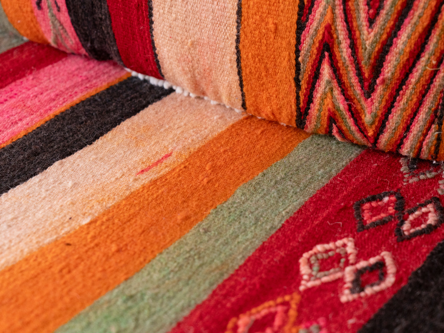 5ft Handmade Amazigh Sofa Hachouma ⵜⴰⴼⵍⴻⵙⵜ. FREE SHIPPING