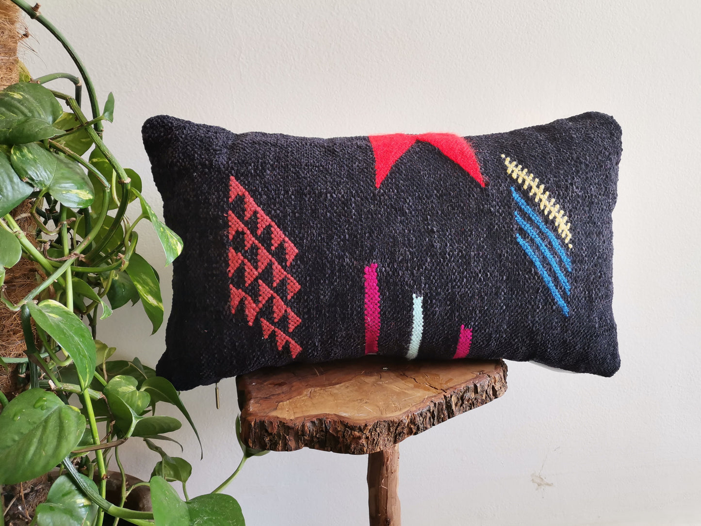 Handmade Amazigh pillow Anir.