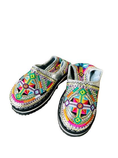Dar Chi Handmade Moroccan Amazigh Leather Slippers for KIDS silver – 2-in-1 Comfort & Style