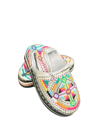 Dar Chi Handmade Moroccan Amazigh Leather Slippers for KIDS silver – 2-in-1 Comfort & Style
