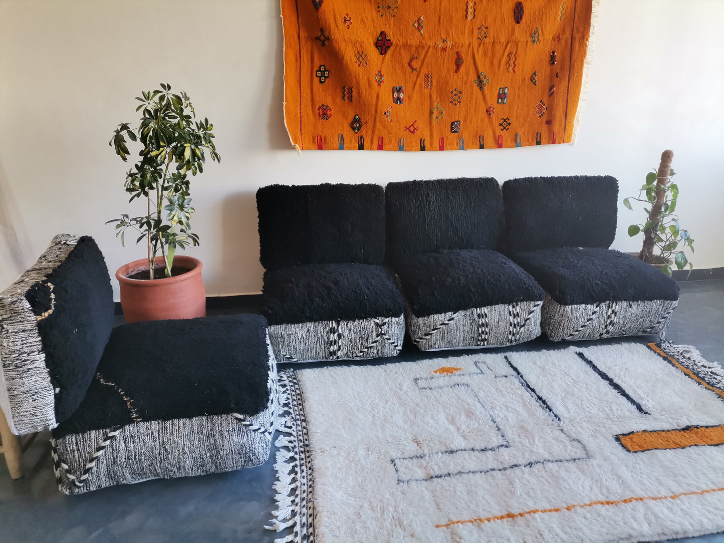 4 seats Handmade Amazigh Sofa Toubkal ⵢⴰⵣ. FREE SHIPPING