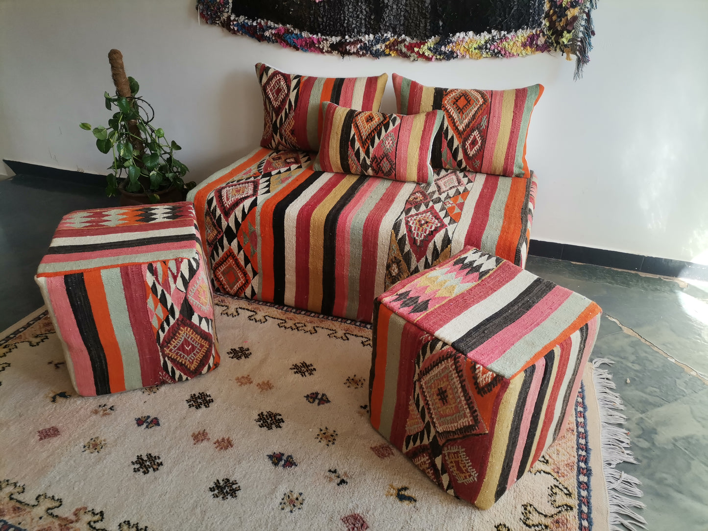 4ft Handmade Amazigh Vintage Sofa Azrou ⵜⴰⵎⵓⵏⵜ. FREE SHIPPING