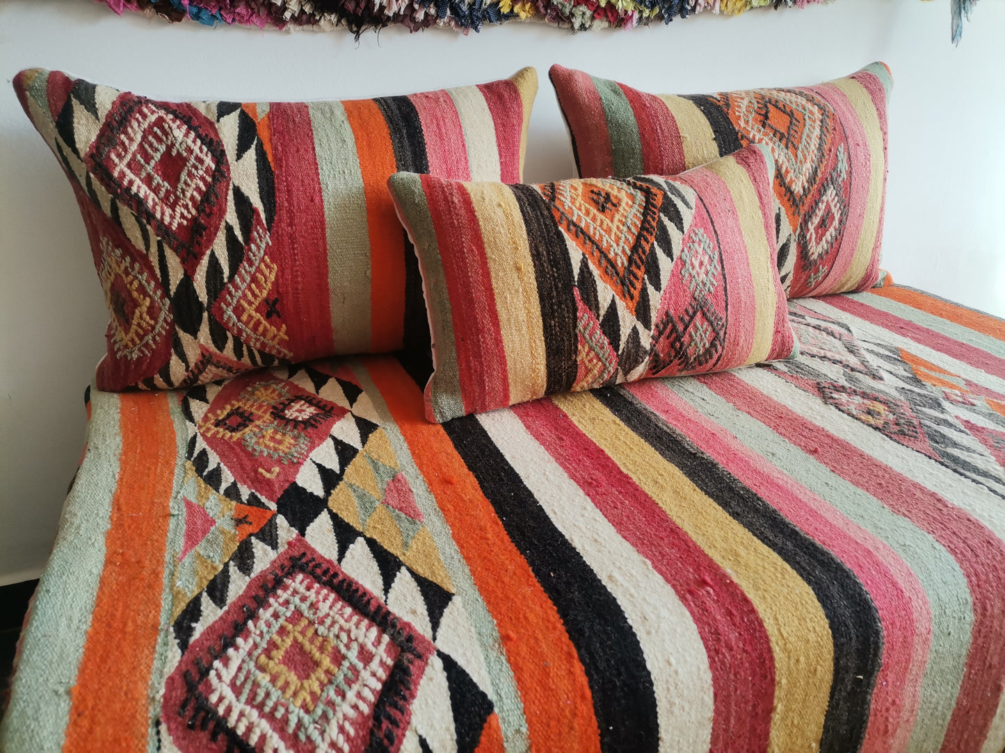 4ft Handmade Amazigh Vintage Sofa Azrou ⵜⴰⵎⵓⵏⵜ. FREE SHIPPING