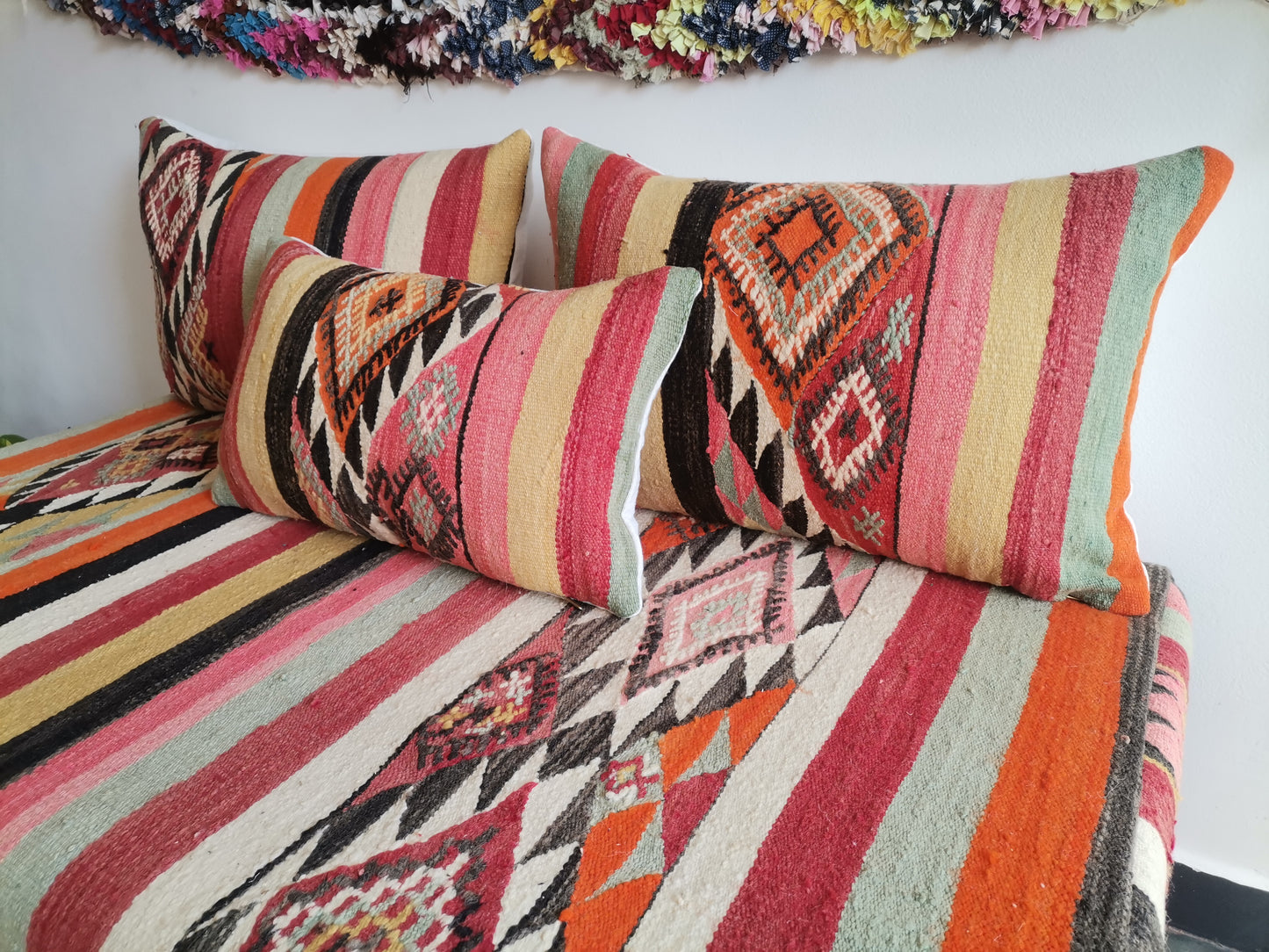 4ft Handmade Amazigh Vintage Sofa Azrou ⵜⴰⵎⵓⵏⵜ. FREE SHIPPING