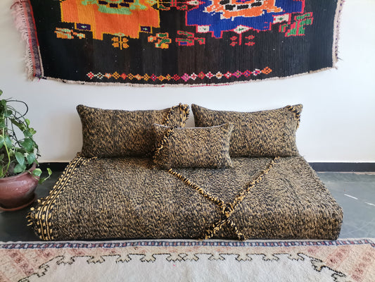 5ft Handmade Amazigh Sofa ⵜⴰⵎⵓⵏⵜ. FREE SHIPPING