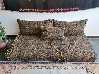 5ft Handmade Amazigh Sofa ⵜⴰⵎⵓⵏⵜ. FREE SHIPPING