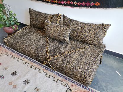 5ft Handmade Amazigh Sofa ⵜⴰⵎⵓⵏⵜ. FREE SHIPPING
