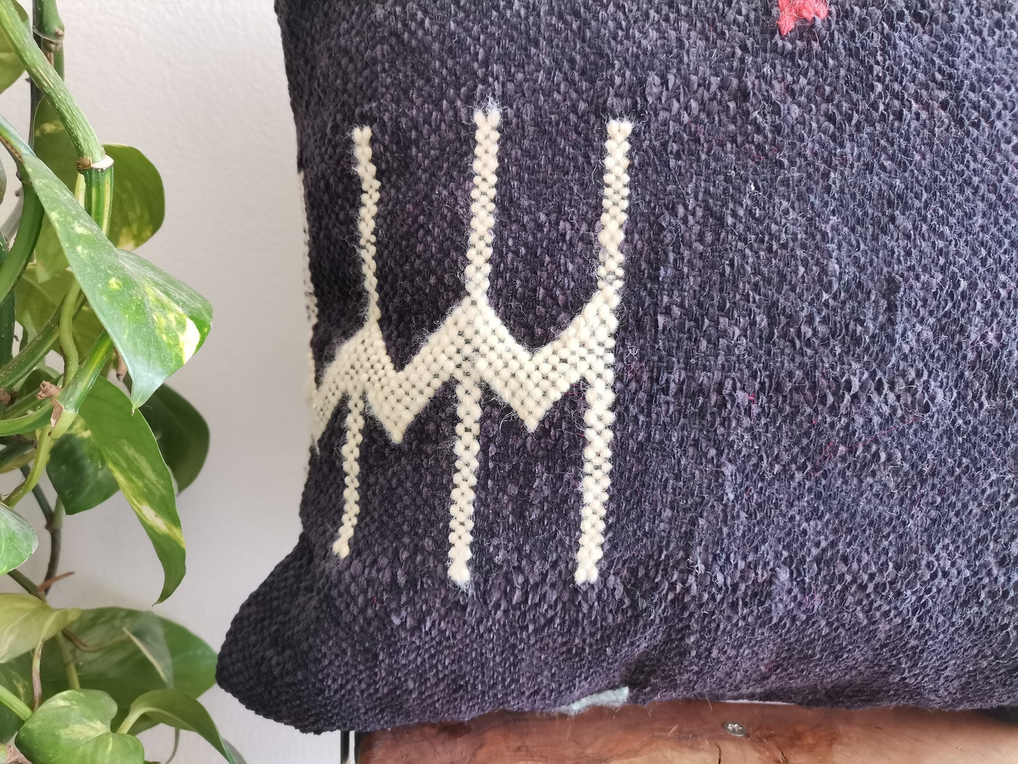 Handmade Amazigh pillow Kahina.