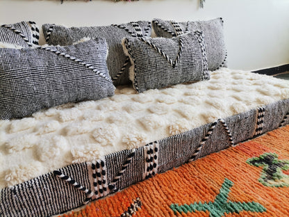 6ft Handmade Amazigh Sofa Ghennou ⵢⴰⵣ. FREE SHIPPING