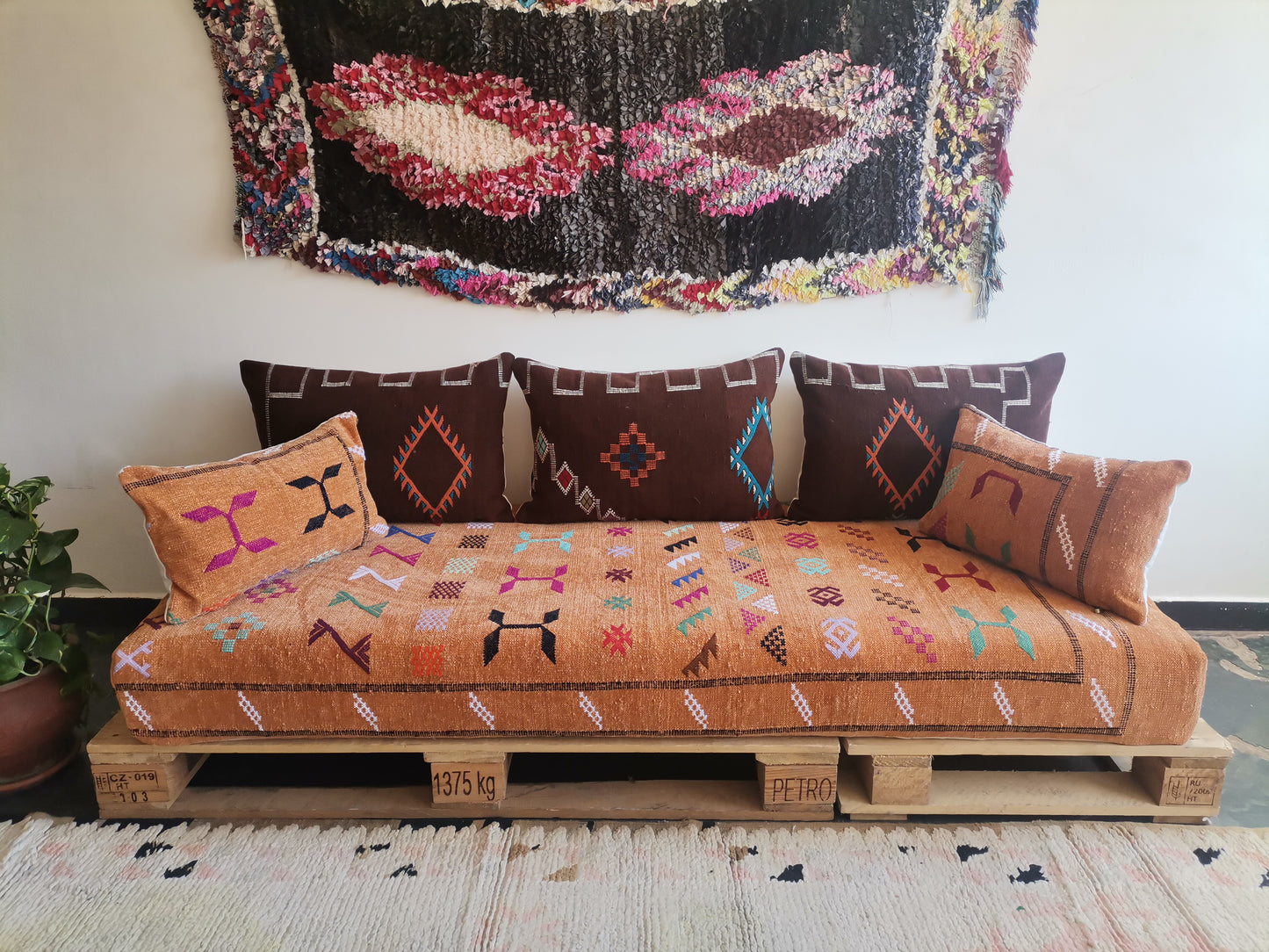 6ft Handmade Amazigh Sofa Tiznit ⵢⴰⵣ. FREE SHIPPING