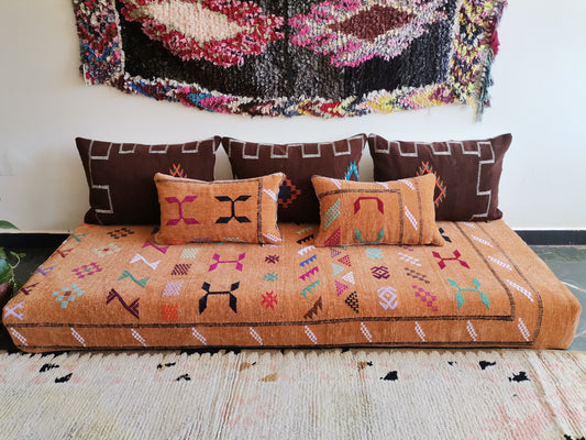 6ft Handmade Amazigh Sofa Tiznit ⵢⴰⵣ. FREE SHIPPING