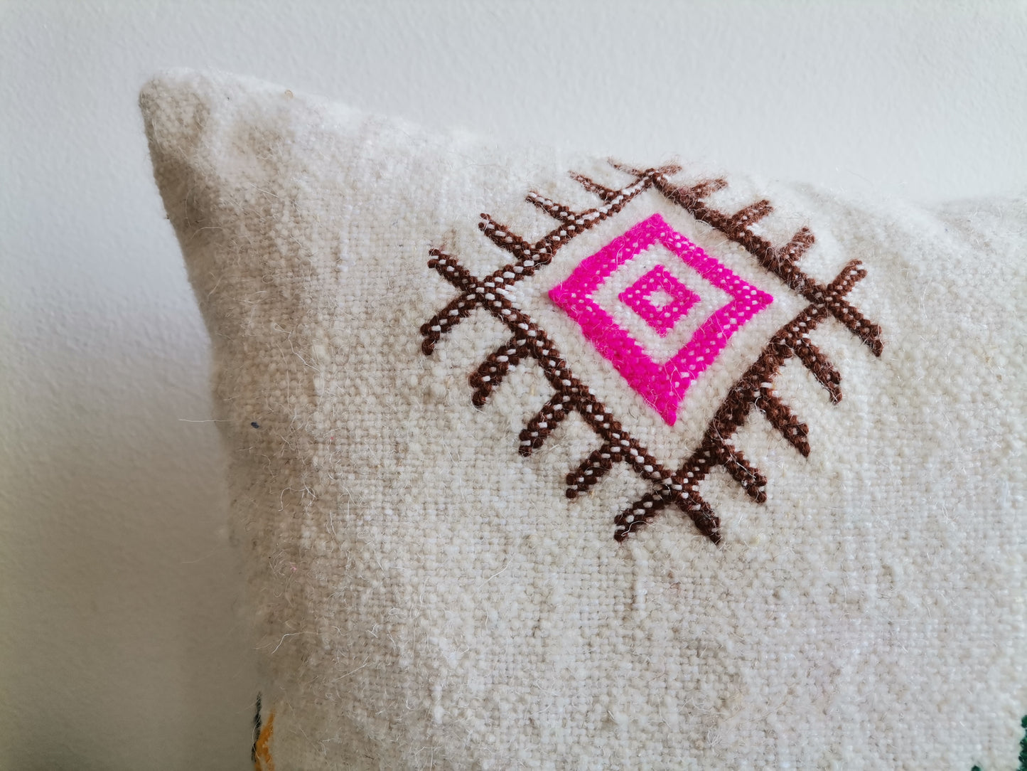 Handmade Amazigh pillow Azrou. FREE SHIPPING