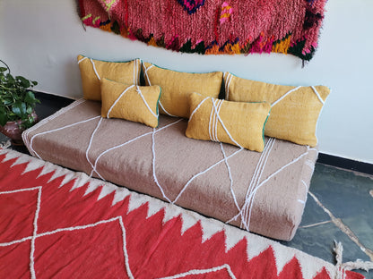 6ft Handmade Amazigh Sofa Azrou ⵜⴰⵎⵓⵏⵜ. FREE SHIPPING