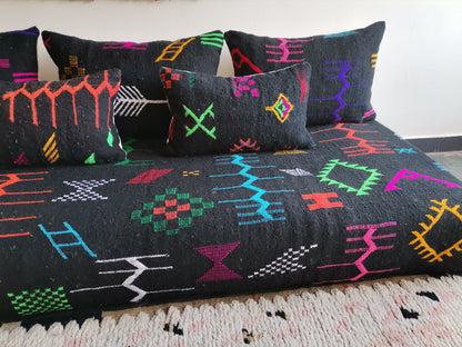 6ft Handmade Amazigh Kilim Illy ⵢⴰⵣ. FREE SHIPPING