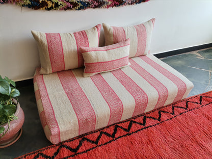 4ft Handmade Amazigh Vintage Sofa Anir ⵜⴰⵎⵓⵏⵜ. FREE SHIPPING