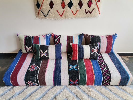 6ft Handmade Amazigh Vintage Sofa Boucherouite ⵜⵓⴷⴻⵔⵜ. FREE SHIPPING